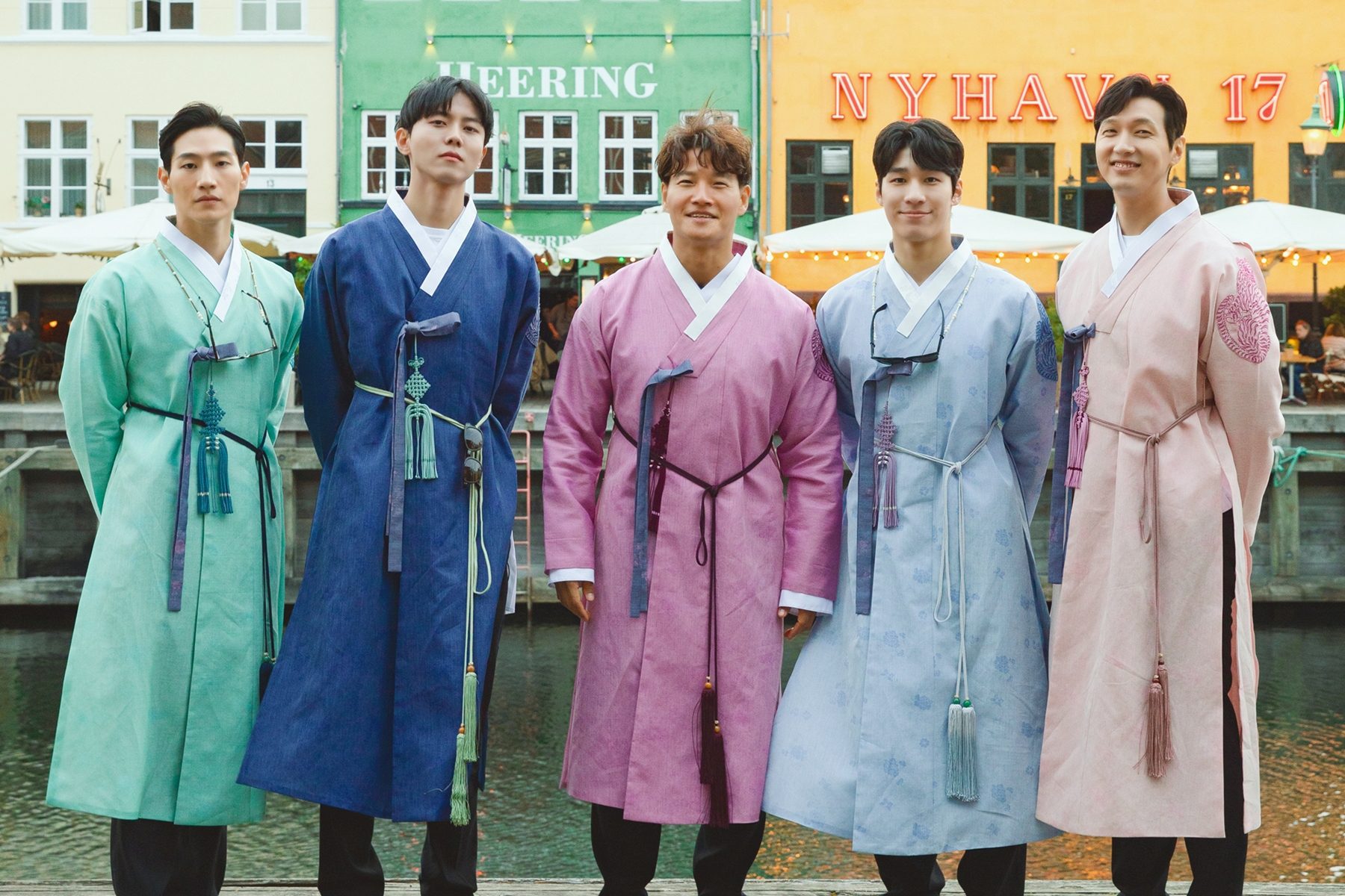 With the Silk of Dohpo Flying