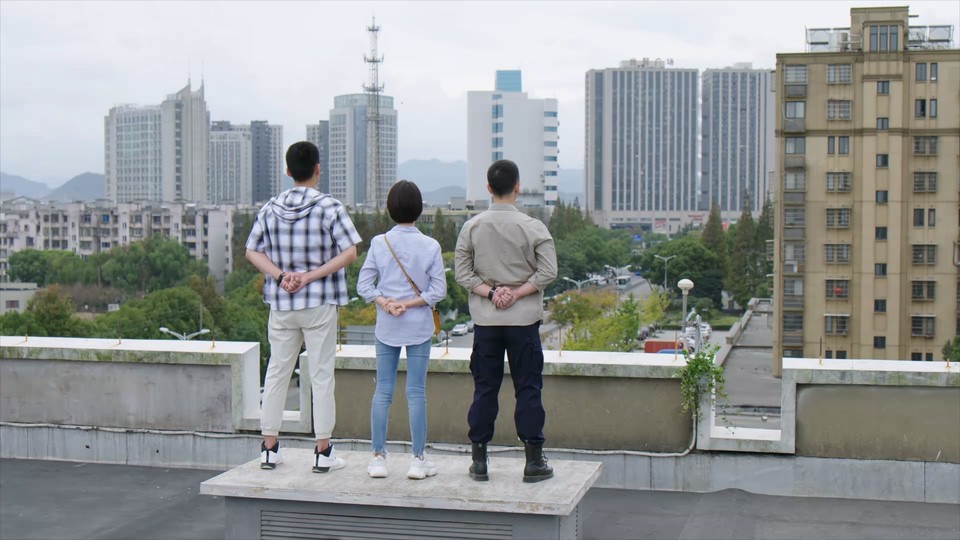 One Branch and One Leaf